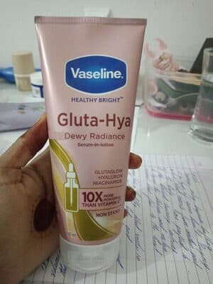 Vaseline's Gluta-Hya lotion is a fragranced niacinamide body moisturizer, not a brightening miracle
