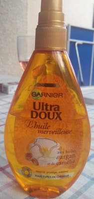 L'Oréal's argan-and-camellia hair oil is mostly silicone in a fancy bottle
